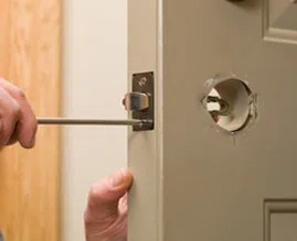 Layton UT Locksmith Store Layton, UT 801-494-5621 Layton UT Locksmith Store Layton, UT 801-494-5621 - 7-Lock-Changing